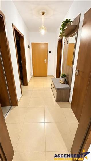 Apartament cu 2 camere decomandat, mobilat în Tractorul