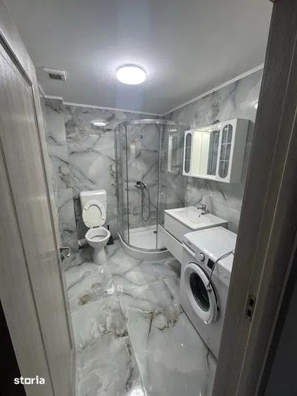 Garsonieră decomandată în Titan
