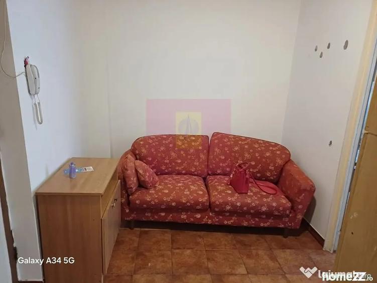Apartament cu 2 camere semidecomandat în Uverturii