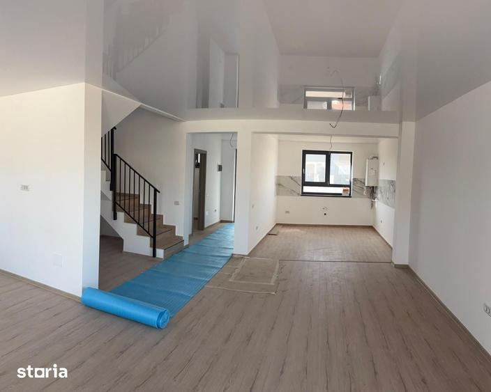 Casă cu 4 camere decomandat cu Teren 220 Mp în Tărlungeni