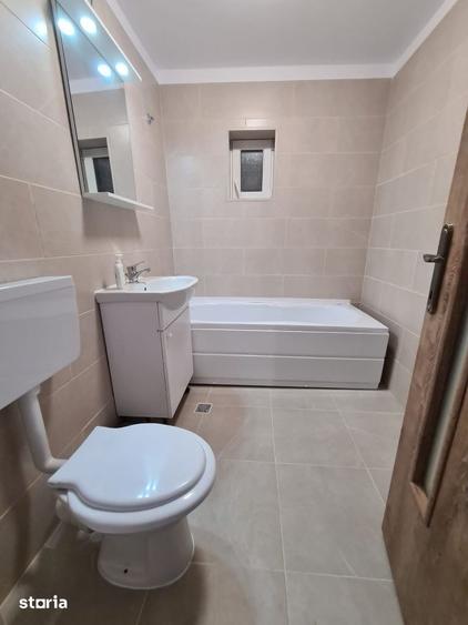 Apartament cu 2 camere decomandat în Broșteni