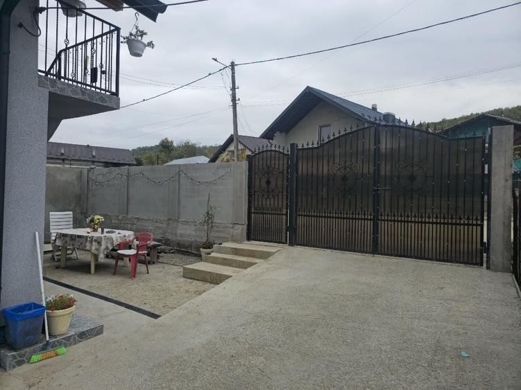 Casă cu 4 camere în Băbana