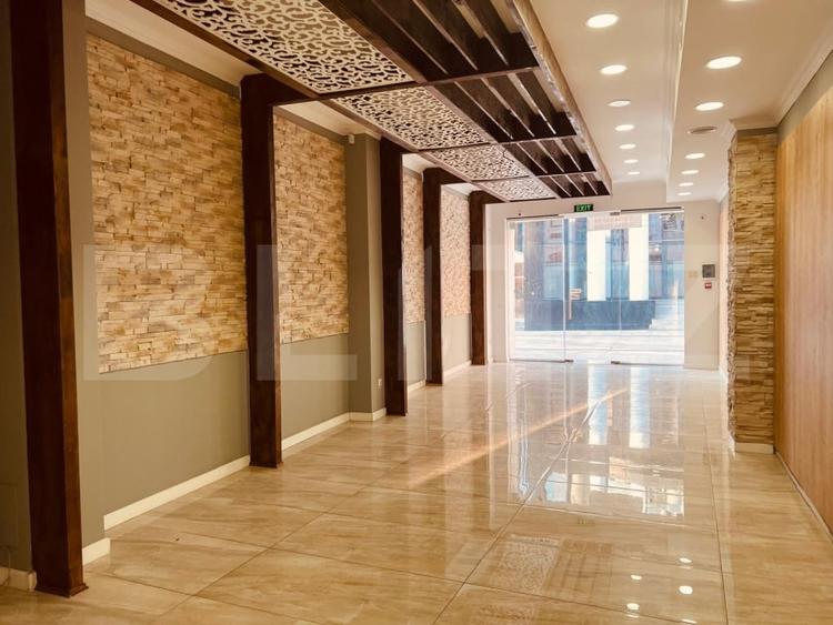 Spațiu comercial, de 240 mp, în Ultracentral