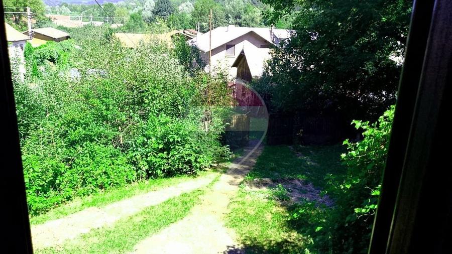 Casă individuală cu 4 camere cu Teren 6676 Mp în Provița de Sus