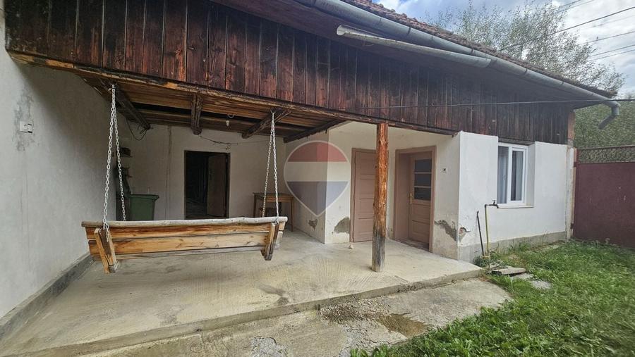 Casă individuală cu 4 camere cu Teren 4840 Mp în Sohodol