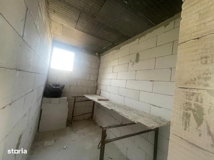 Casă cu 4 camere în Ungureni