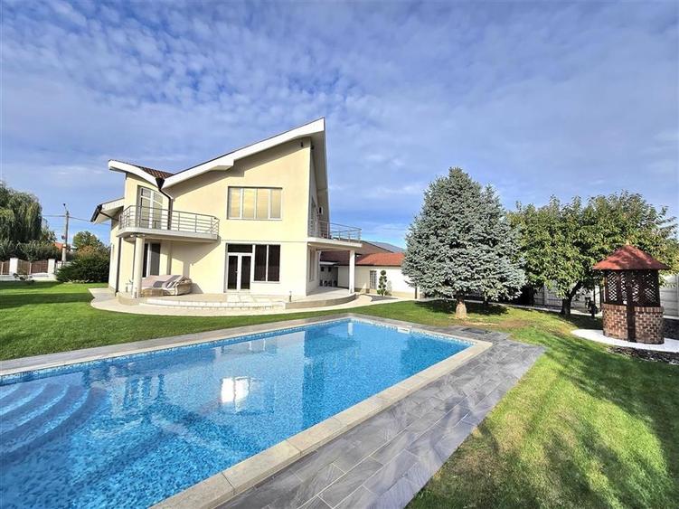 Casă individuală cu 6 camere cu Piscina în Sânmartin