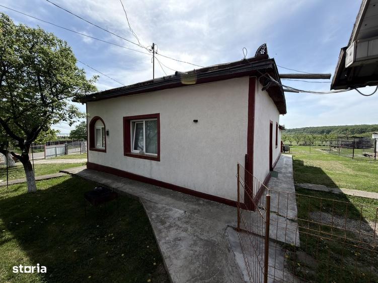 Casă cu 4 camere în Cucorăni