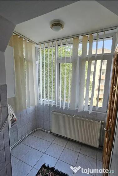 Apartament cu 3 camere decomandat în Obcini