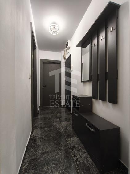 Apartament cu 3 camere decomandat, mobilat în Central