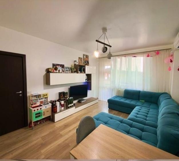 Apartament cu 3 camere în Alexandru Obregia