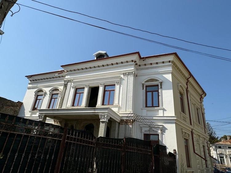 Casă cu 4 camere în Central