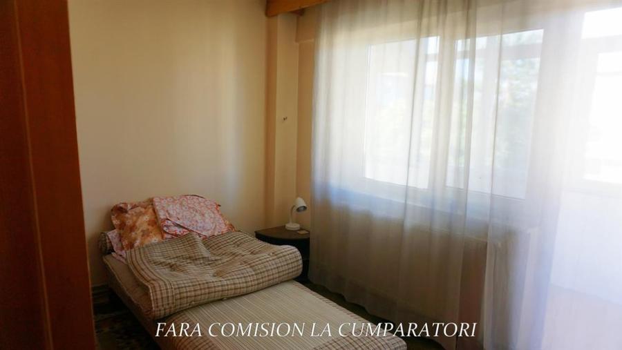 Apartament cu 4 camere decomandat în Central