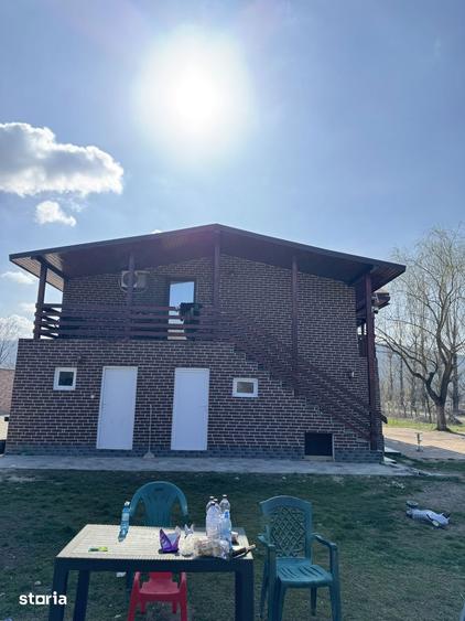 Casa cu 8 camere, piscina ?i garaj - 9
