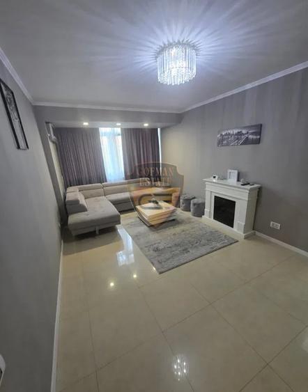 Apartament cu 4 camere decomandat în City Park Mall