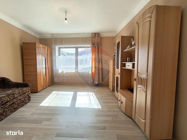 Casă cu 2 camere cu Teren 913 Mp în Central