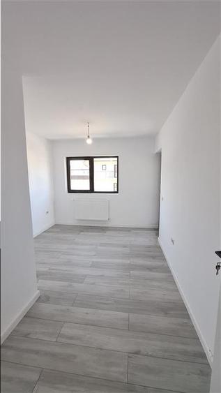 Duplex cu 4 camere cu Canalizare în Valea Lupului
