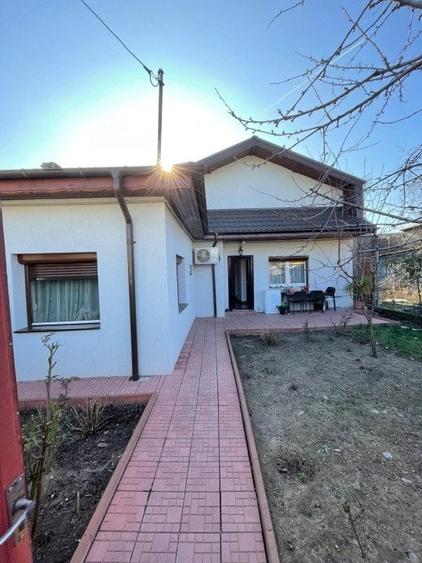 Casă individuală cu 4 camere cu Canalizare în Rahova
