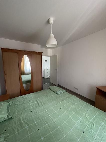 Apartament cu 2 camere decomandat în Roșu