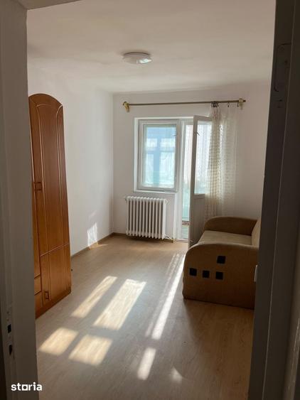 Apartament cu 3 camere decomandat în George Enescu