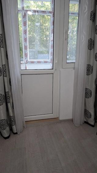 Apartament cu 3 camere semidecomandat în Micro 6