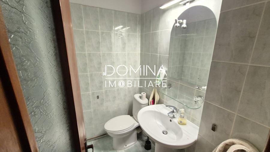 Apartament cu 3 camere decomandat, mobilat în Central