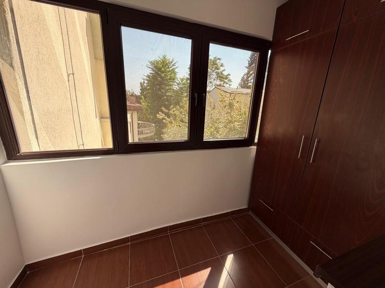 Apartament cu 3 camere semidecomandat în Iancului