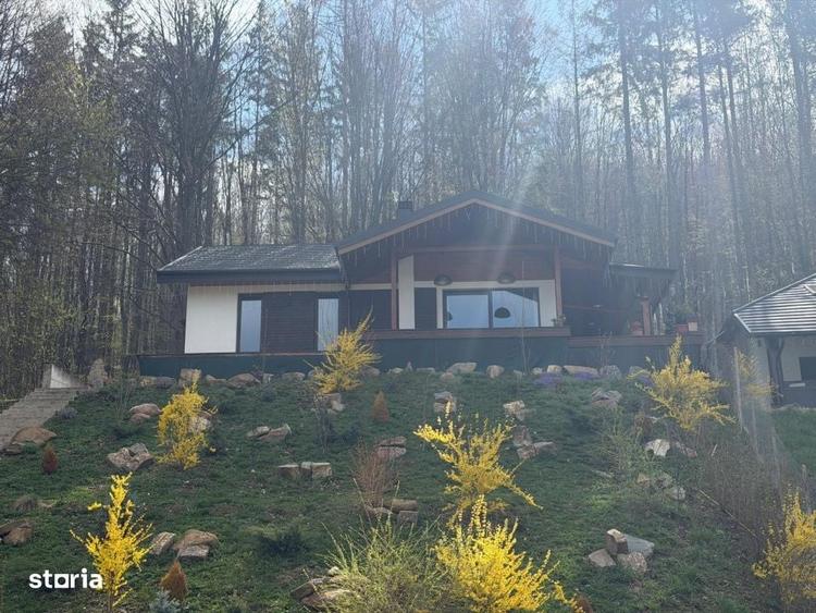 Casă cu 4 camere în Poiana Micului