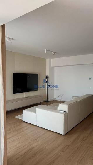 Apartament cu 3 camere în Drumul Taberei