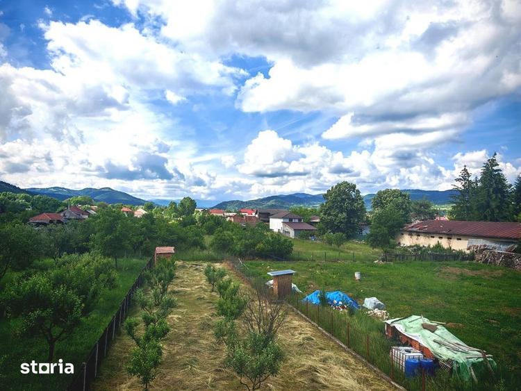 Casă cu 5 camere cu Teren 1093 Mp în Domnești