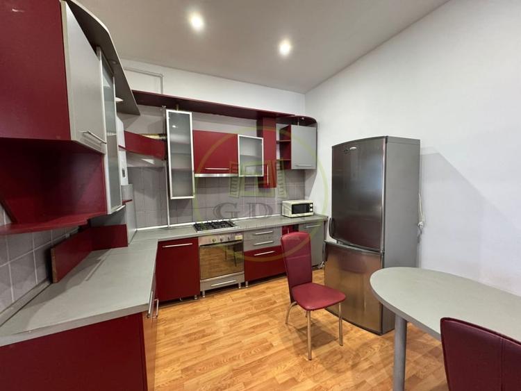 Casă individuală cu 4 camere cu Canalizare în Semicentral