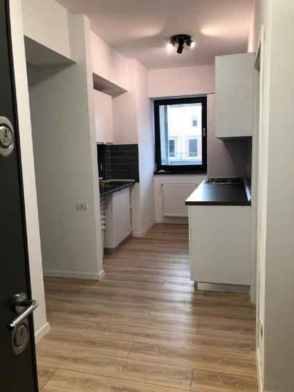 Apartament cu 2 camere semidecomandat, mobilat în Central