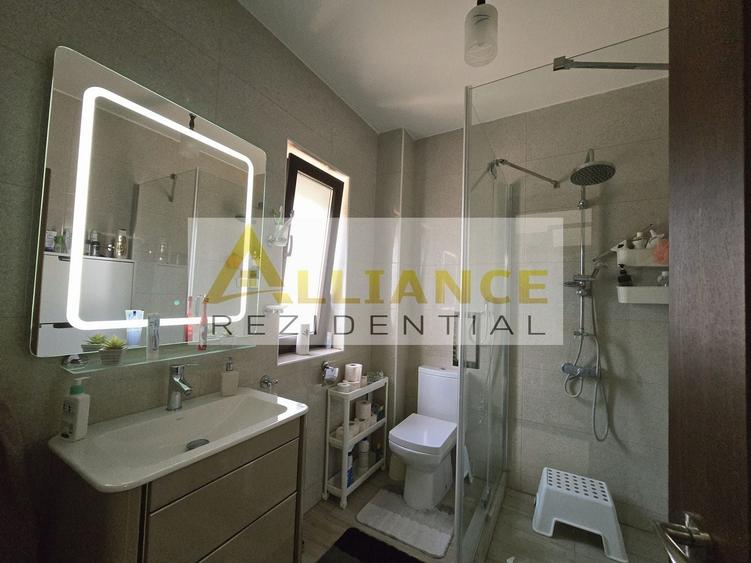 Casă individuală cu 4 camere cu Canalizare în Berceni