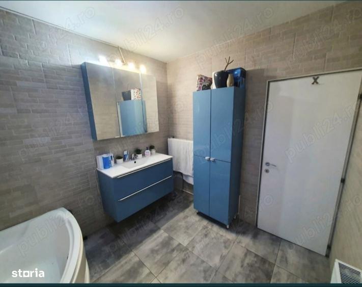 Casă cu 4 camere cu Teren 300 Mp în Central