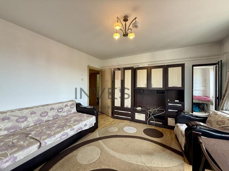 Apartament cu 2 camere semidecomandat, mobilat în Central