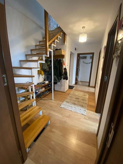 Apartament cu 4 camere decomandat în Baciu
