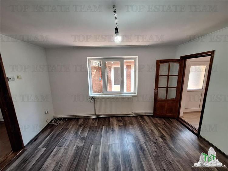 Casă individuală cu 5 camere cu Canalizare în Dorobanți