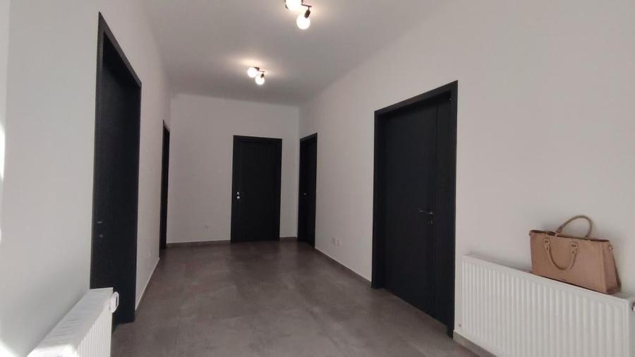 Casă cu 5 camere cu Teren 300 Mp în Unirii