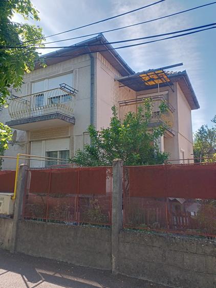 Casă cu 1 camere cu Teren 200 Mp în Exterior Vest