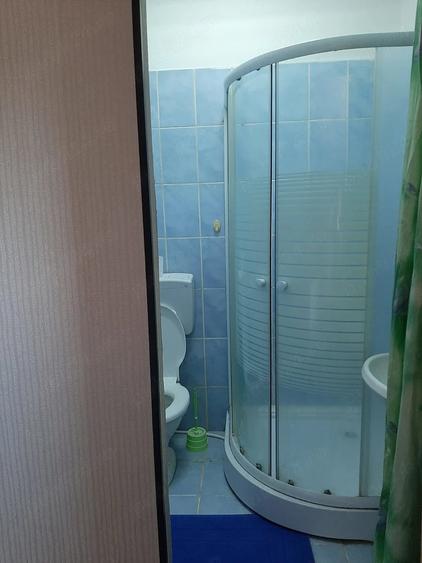 Garsonieră decomandată în Roșu