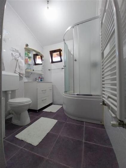 Casă individuală cu 5 camere cu Canalizare în Nerva Traian