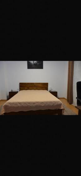 Casă cu 6 camere cu Teren 220 Mp în Central