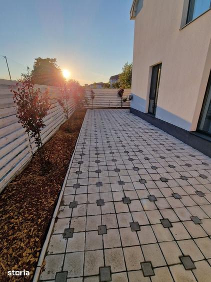 Casă cu 4 camere cu Teren 80 Mp în Titan