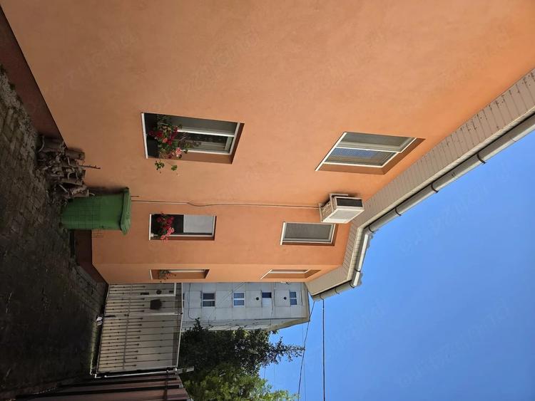 Casă cu 2 camere cu Teren 400 Mp în Central
