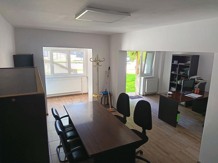 Apartament si spatiu comercial - 8