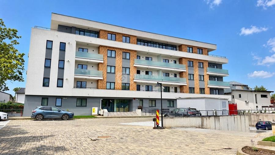 Apartament cu 3 camere decomandat, mobilat în Central