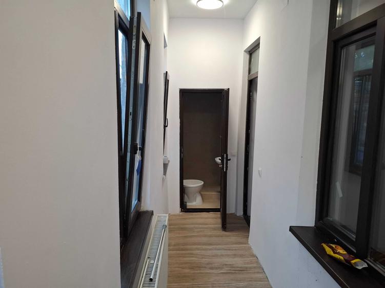 Casă cu 4 camere cu Teren 350 Mp în Unirii