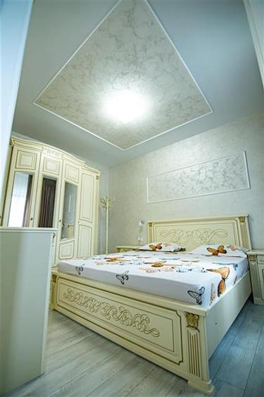 Casă individuală cu 5 camere cu Canalizare în Periferie
