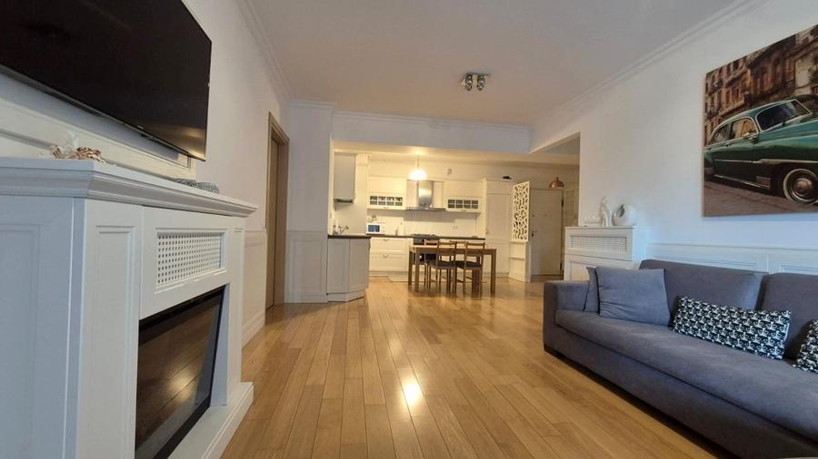 Apartament cu 3 camere semidecomandat în Aviației
