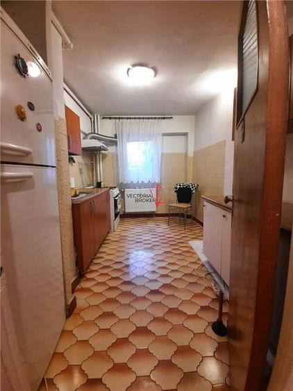 Apartament cu 4 camere semidecomandat în Iancului